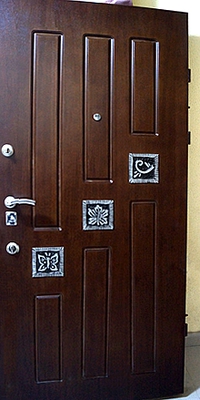 Дверь с ковкой Дверь с ковкой