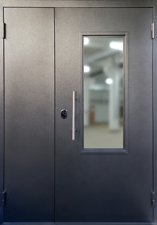 Порошковая дверь полторы створки с остеклением Порошковая дверь полторы створки с остеклением