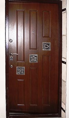 Дверь с ковкой Дверь с ковкой