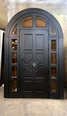 Арочная дверь с остекленными вставками