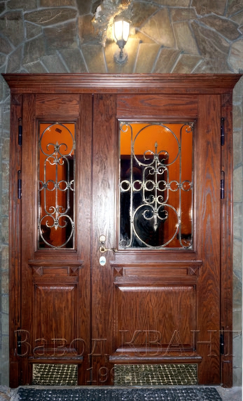 Дверь с покрытием массивом