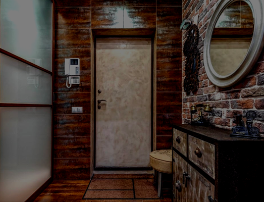 Двери в квартиру и в офис