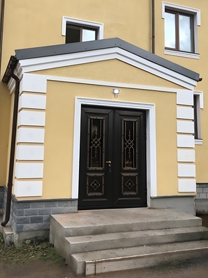 Двустворчатая дверь