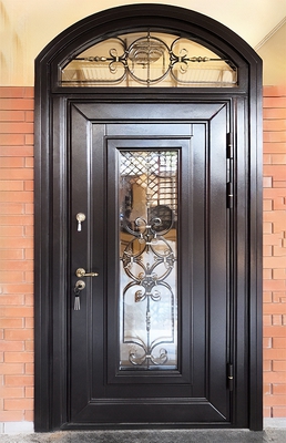 Фото парадной двери