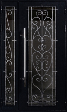 Полуторная остекленная термодверь с кованой решеткой