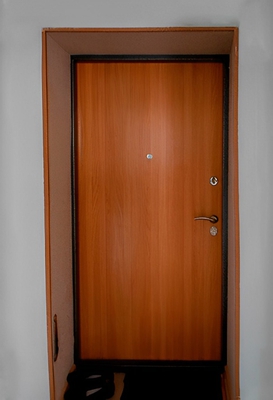 Ламинированная панель внутри