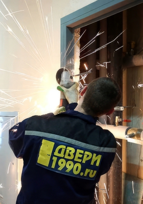 Установка технической двери в тамбур