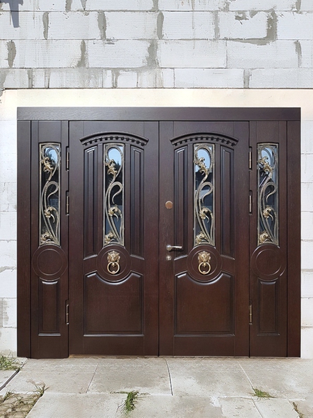 Входная группа, вид с улицы